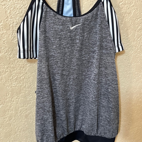 √SCOOP NECK, RACERBACK, LOOSE FIT offering maximum comfort and bikini included - Picture 3 of 7